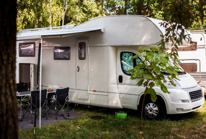 Tiny Houses no Brasil: A mina de ouro do turismo ou uma armadilha jurídica?
